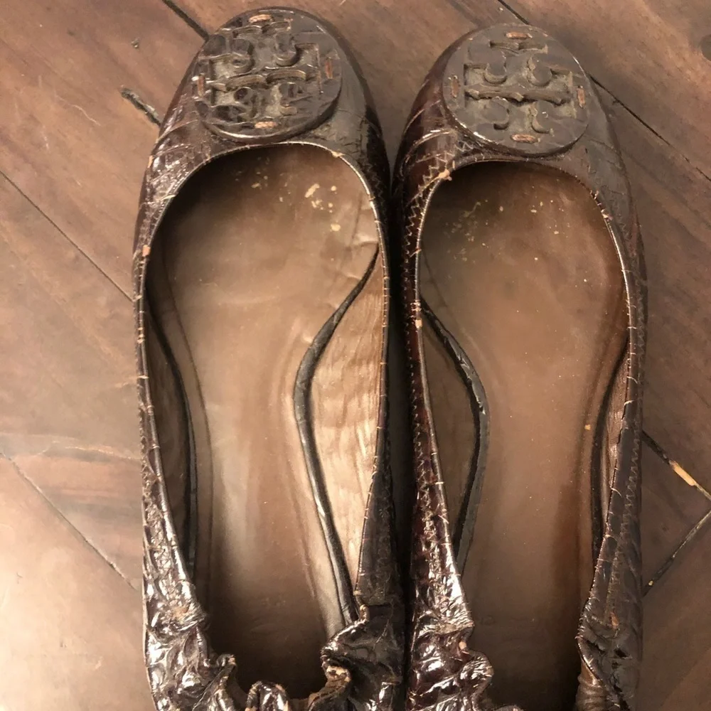 Tory Burch reva brown crocodile print flats